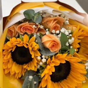 Ramos de Girasoles Con Rosas #3