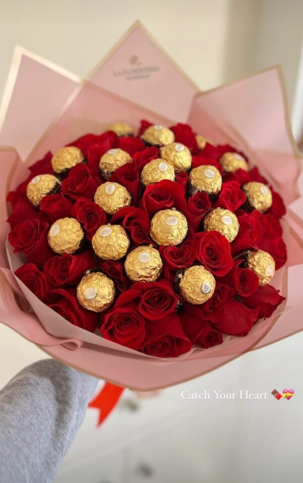 Ramo De Rosas + Chocolates Ferrero