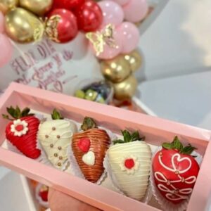Caja de fresas cubiertas en chocolate x5 und