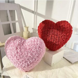 Corazones rosas en caja + chocolates